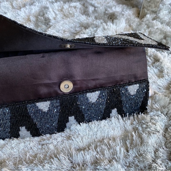 Chevron Beaded Evening Clutch - Picture 6 of 6